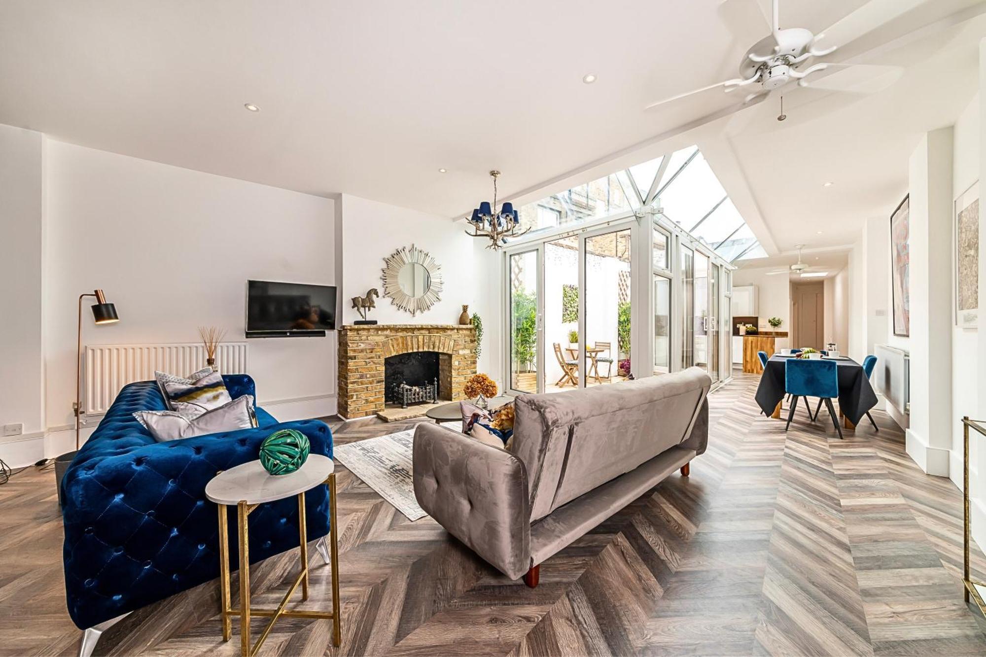 The Secret Kensington Garden Mews-2 Bedroom Full House-2 Train Lines- Spacious-Kings Road- Harrods -Chelsea Stadium-Private Small Patio Londyn Zewnętrze zdjęcie
