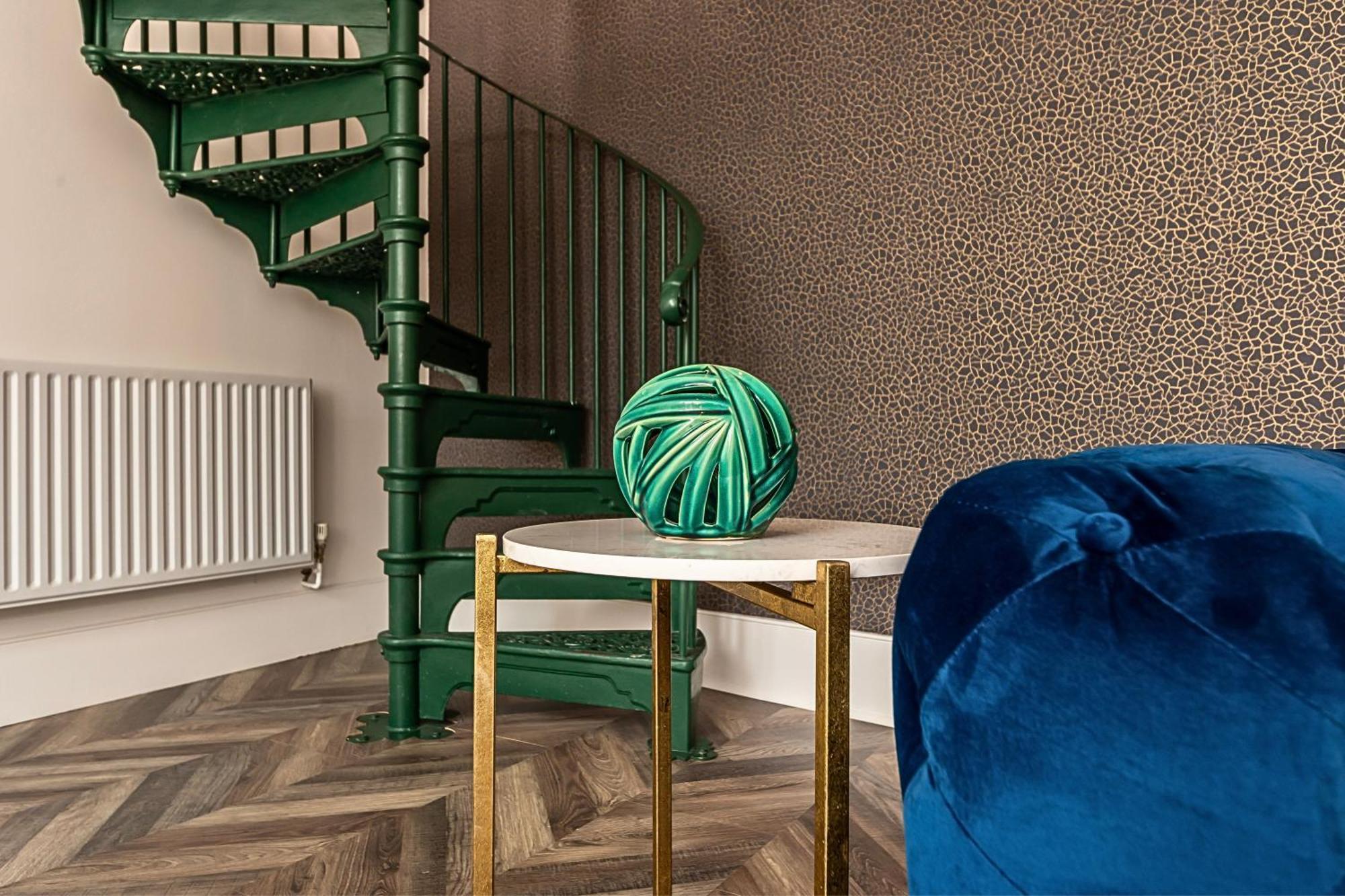 The Secret Kensington Garden Mews-2 Bedroom Full House-2 Train Lines- Spacious-Kings Road- Harrods -Chelsea Stadium-Private Small Patio Londyn Zewnętrze zdjęcie