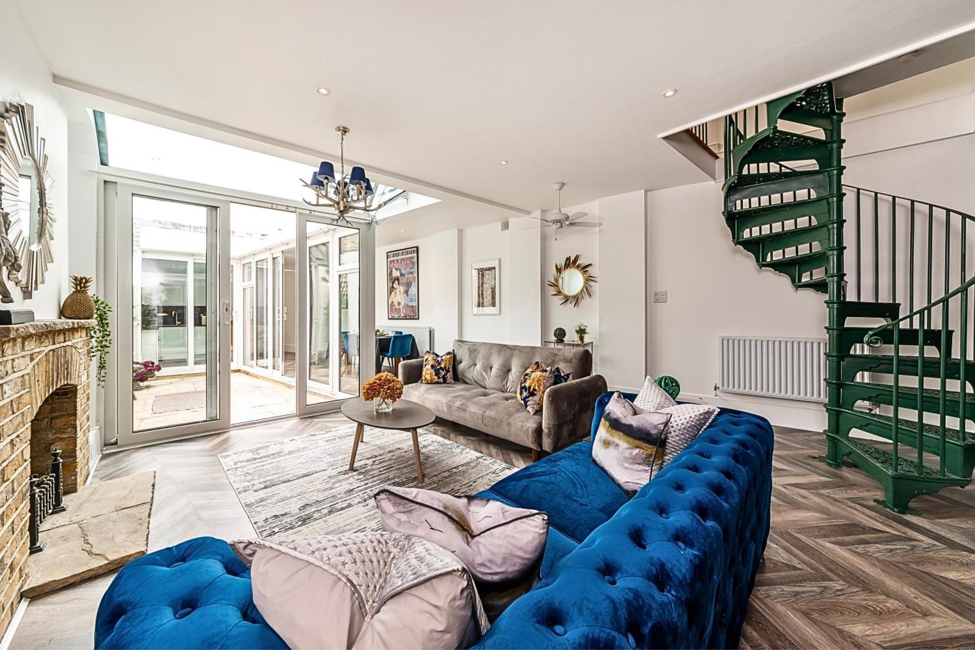The Secret Kensington Garden Mews-2 Bedroom Full House-2 Train Lines- Spacious-Kings Road- Harrods -Chelsea Stadium-Private Small Patio Londyn Zewnętrze zdjęcie