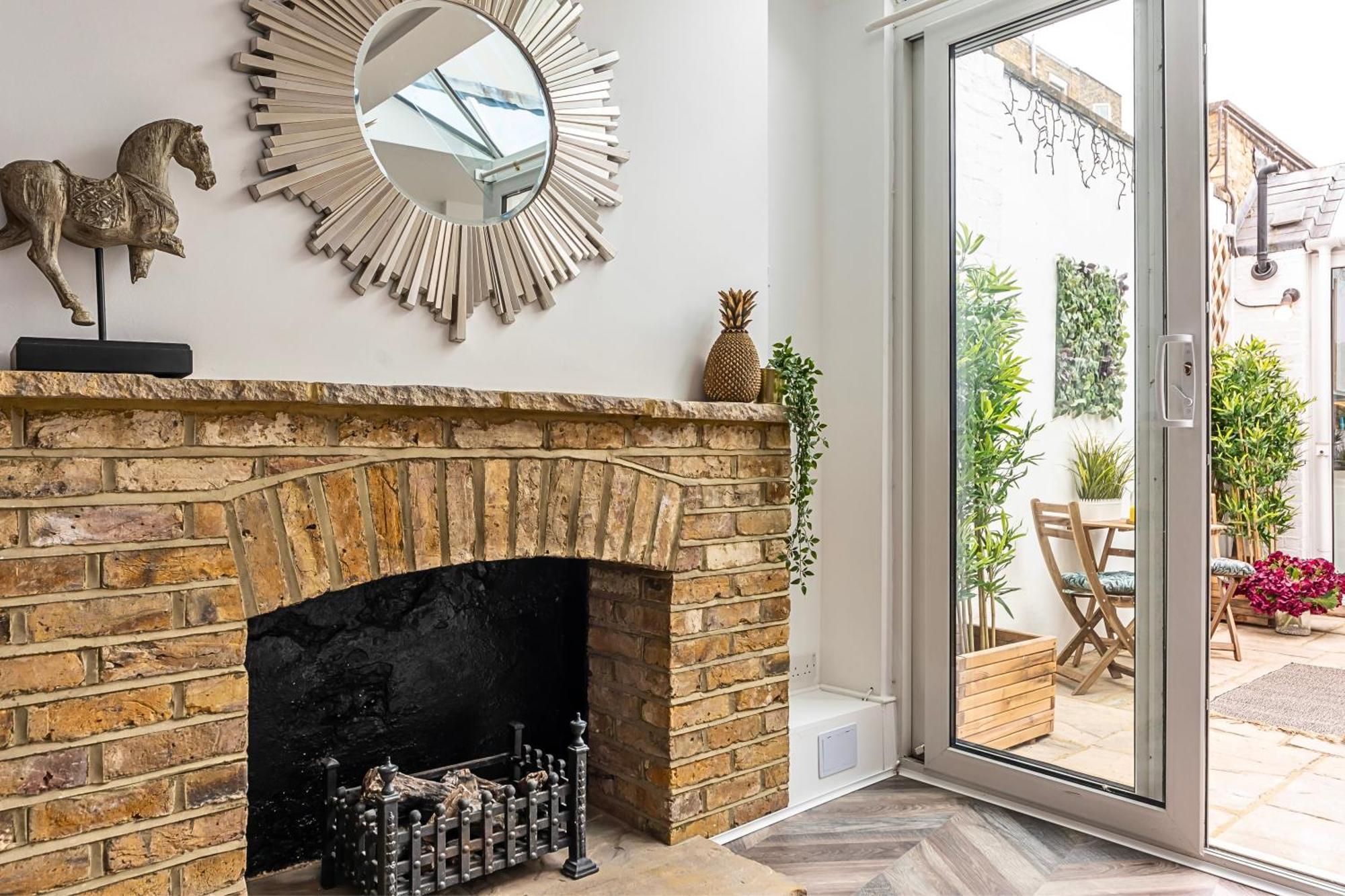 The Secret Kensington Garden Mews-2 Bedroom Full House-2 Train Lines- Spacious-Kings Road- Harrods -Chelsea Stadium-Private Small Patio Londyn Zewnętrze zdjęcie