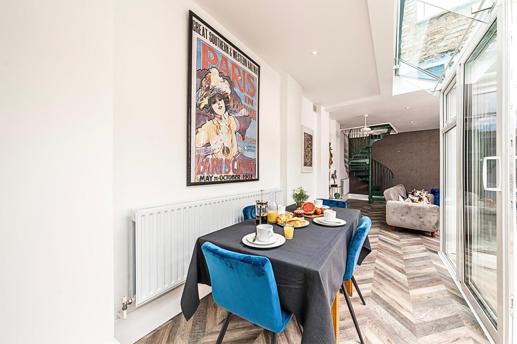 The Secret Kensington Garden Mews-2 Bedroom Full House-2 Train Lines- Spacious-Kings Road- Harrods -Chelsea Stadium-Private Small Patio Londyn Zewnętrze zdjęcie