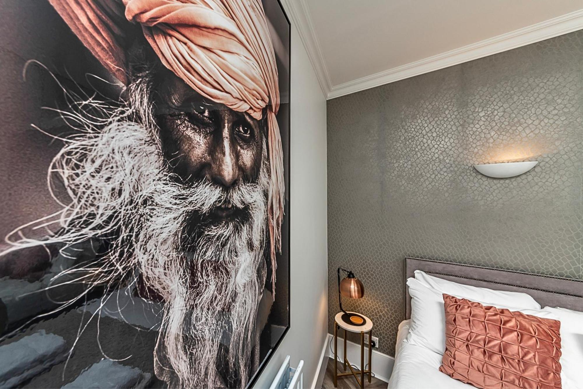 The Secret Kensington Garden Mews-2 Bedroom Full House-2 Train Lines- Spacious-Kings Road- Harrods -Chelsea Stadium-Private Small Patio Londyn Zewnętrze zdjęcie