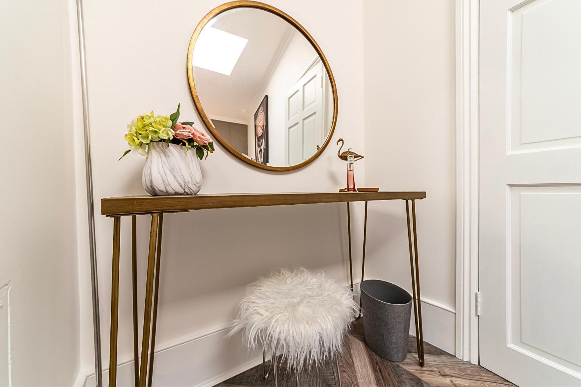 The Secret Kensington Garden Mews-2 Bedroom Full House-2 Train Lines- Spacious-Kings Road- Harrods -Chelsea Stadium-Private Small Patio Londyn Zewnętrze zdjęcie